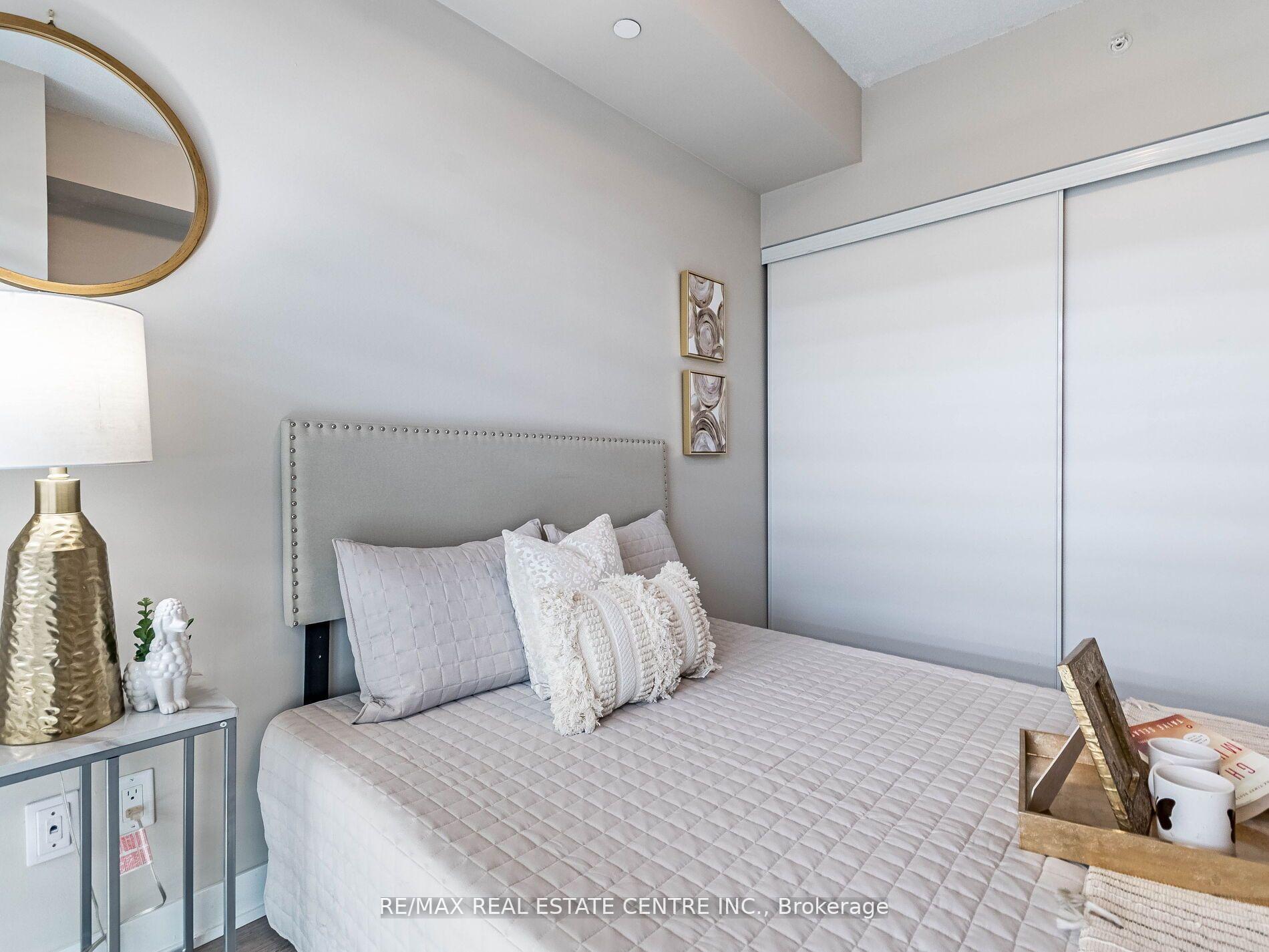 Photo 15 of Unit B314, 5240 Dundas Street, Burlington, Orchard — HOMEH