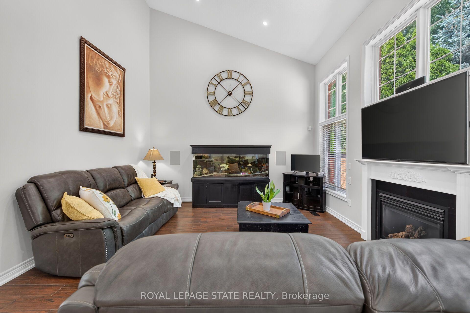 Photo 9 of 160 Wills Crescent, Hamilton, Binbrook — HOMEH