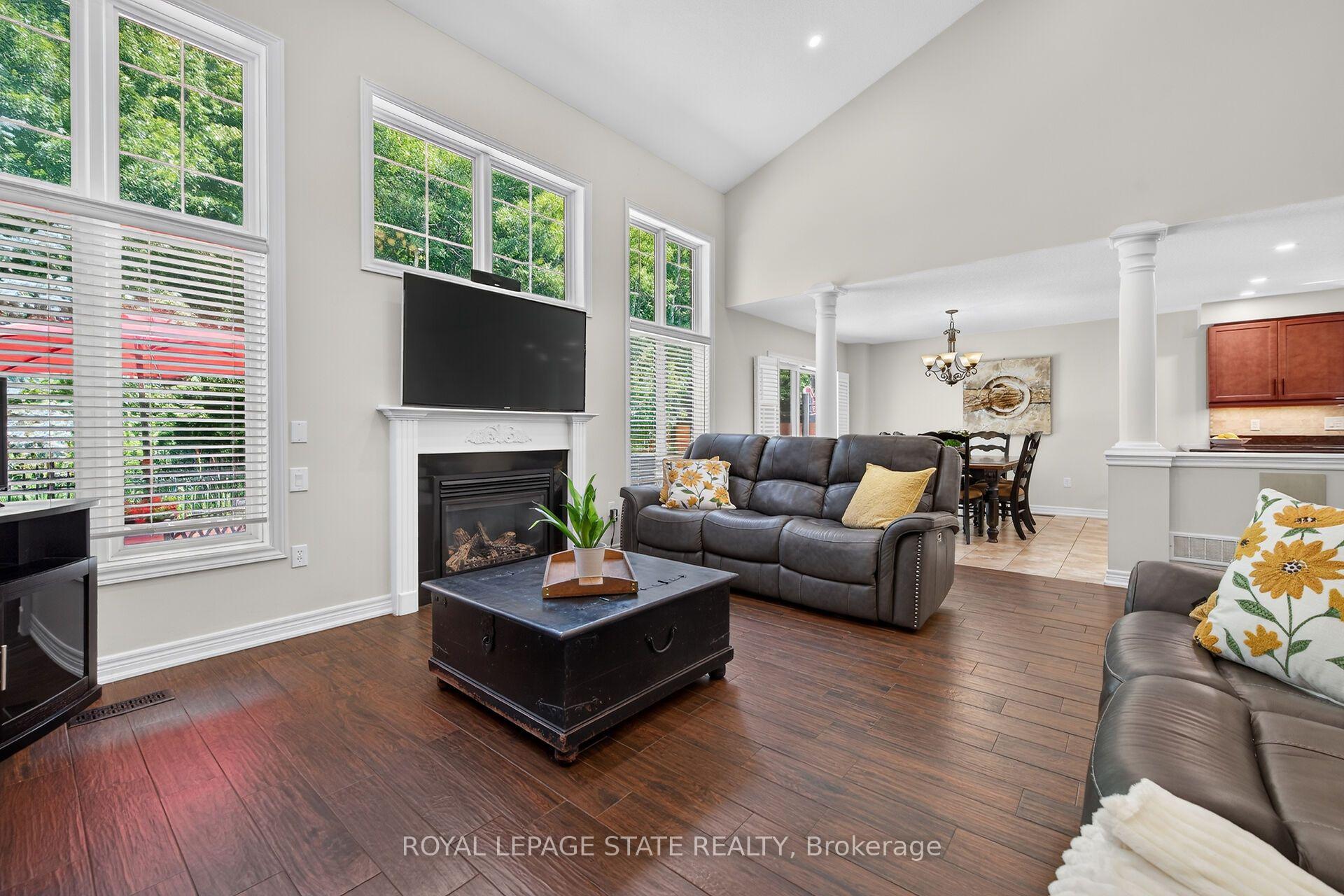 Photo 11 of 160 Wills Crescent, Hamilton, Binbrook — HOMEH