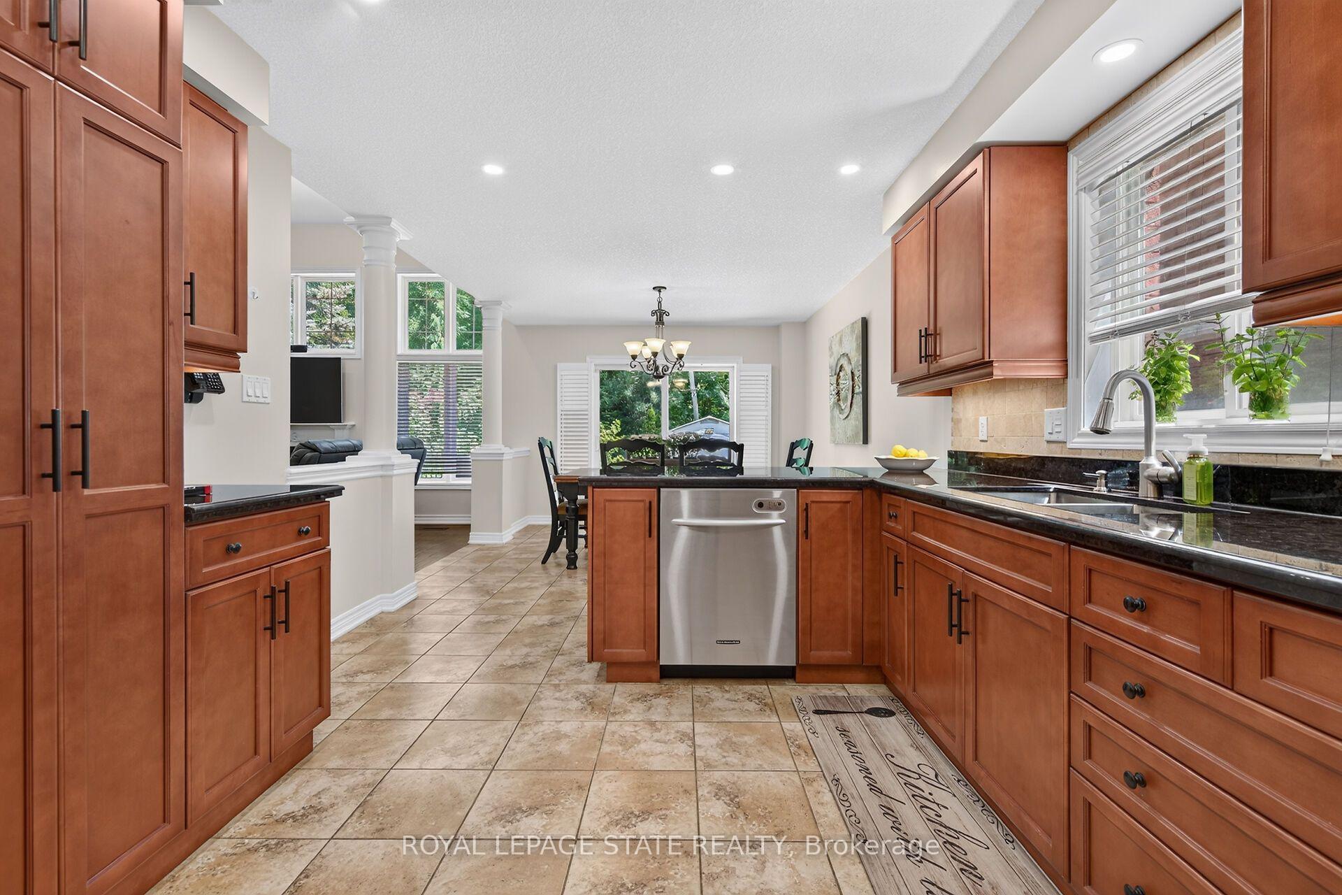 Photo 19 of 160 Wills Crescent, Hamilton, Binbrook — HOMEH