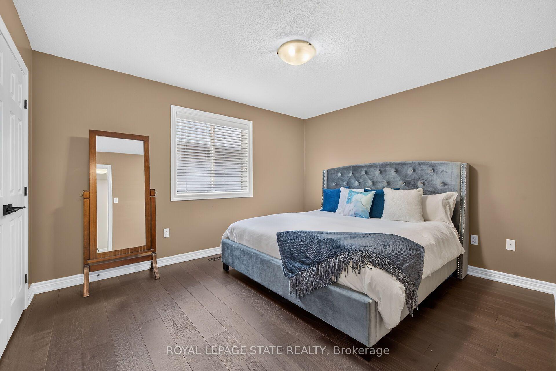 Photo 32 of 160 Wills Crescent, Hamilton, Binbrook — HOMEH