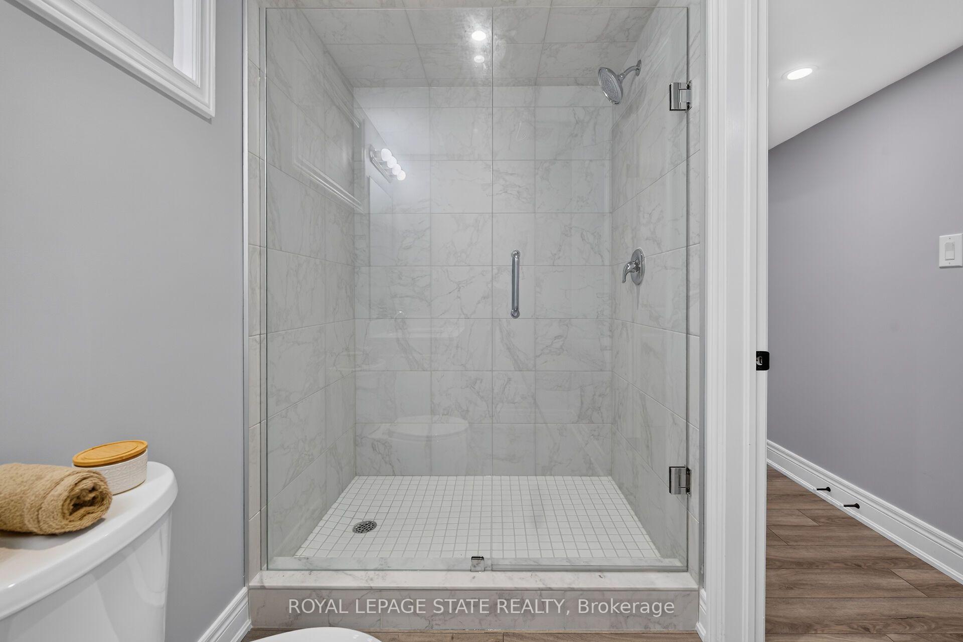 Photo 40 of 160 Wills Crescent, Hamilton, Binbrook — HOMEH