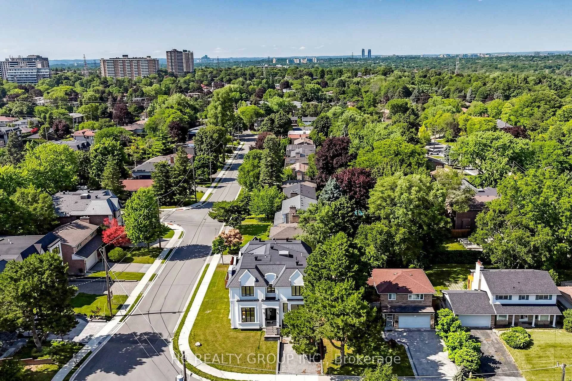 Front of 7 Knollview Crescent