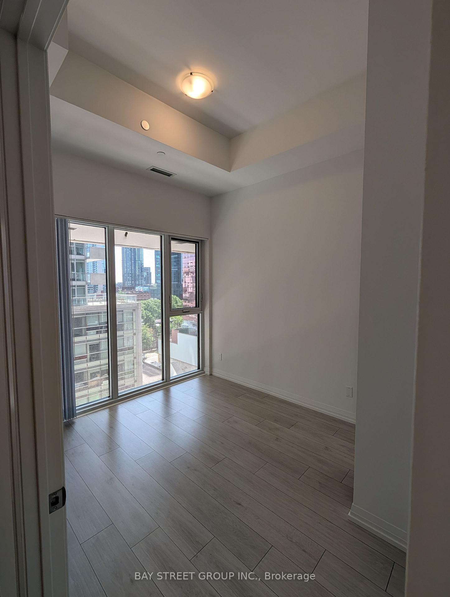 Photo 6 of Unit 912, 400 King Street W, Toronto, Waterfront Communities — HOMEH