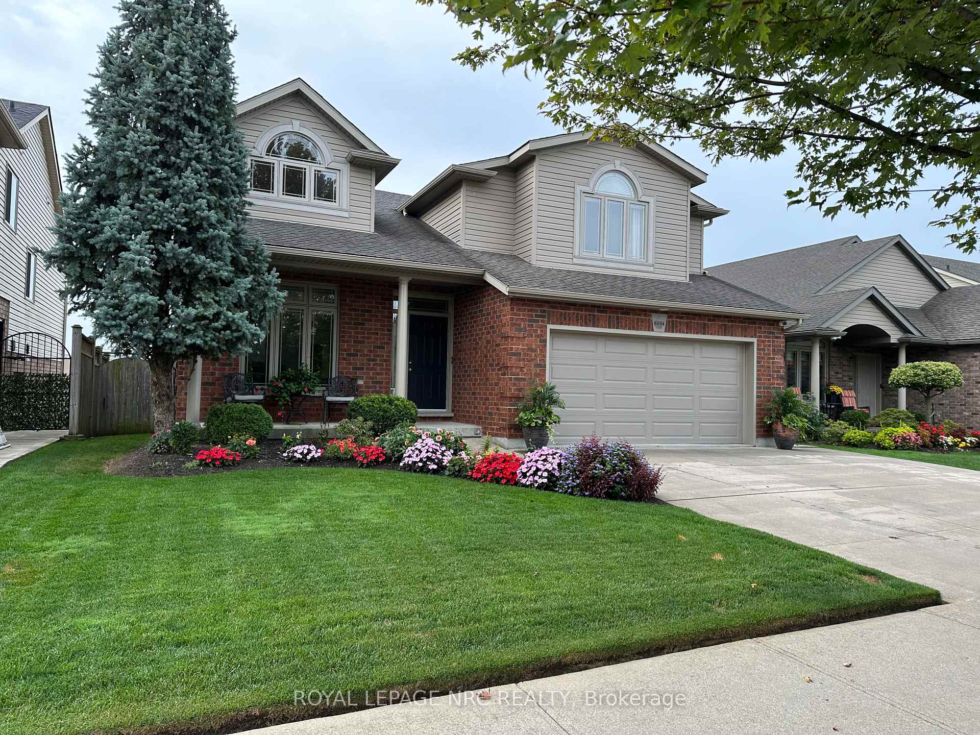 Photo 4 of 8684 McGarry Drive, Niagara Falls, Forestview — HOMEH