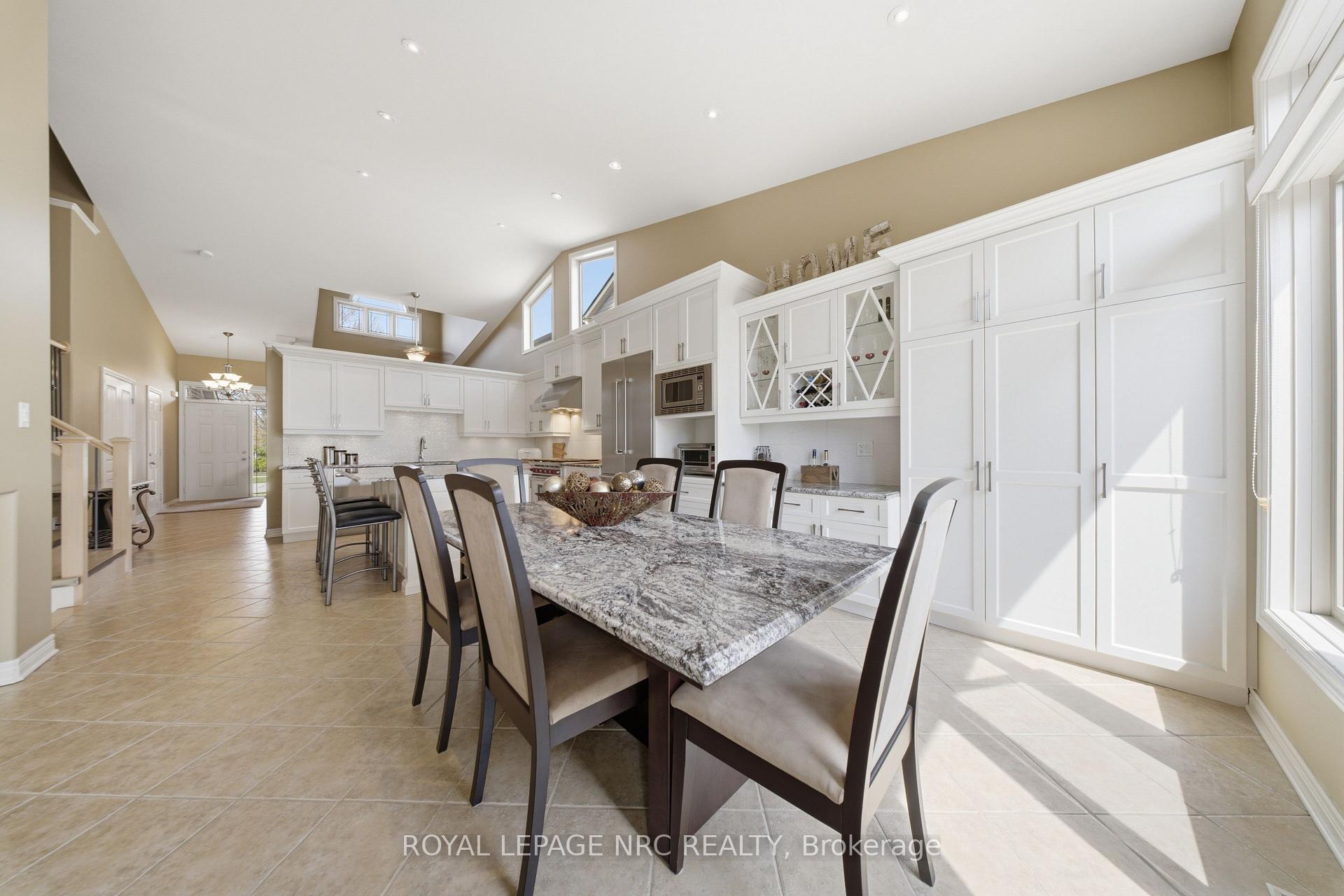 Photo 8 of 8684 McGarry Drive, Niagara Falls, Forestview — HOMEH