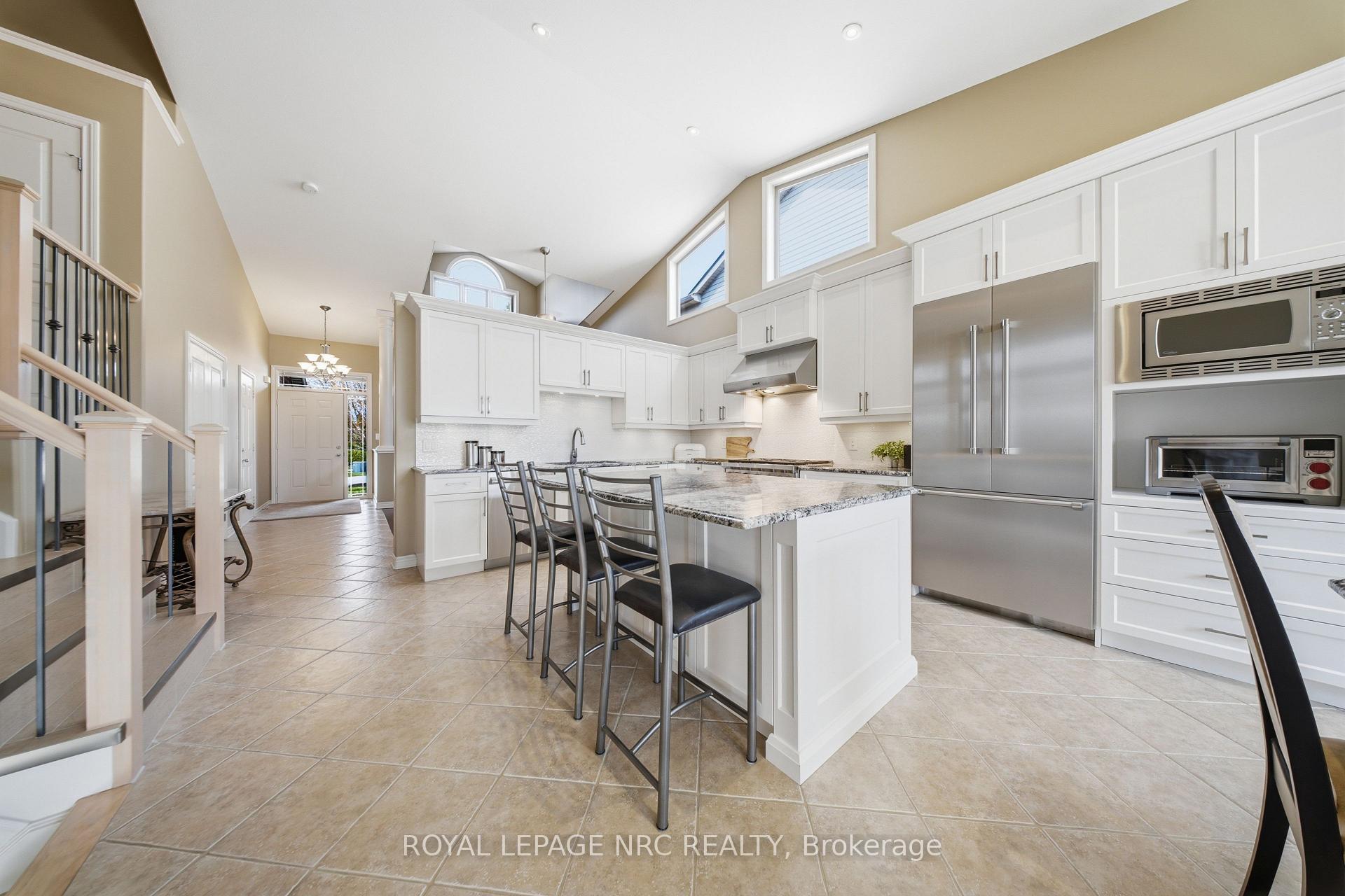 Photo 9 of 8684 McGarry Drive, Niagara Falls, Forestview — HOMEH