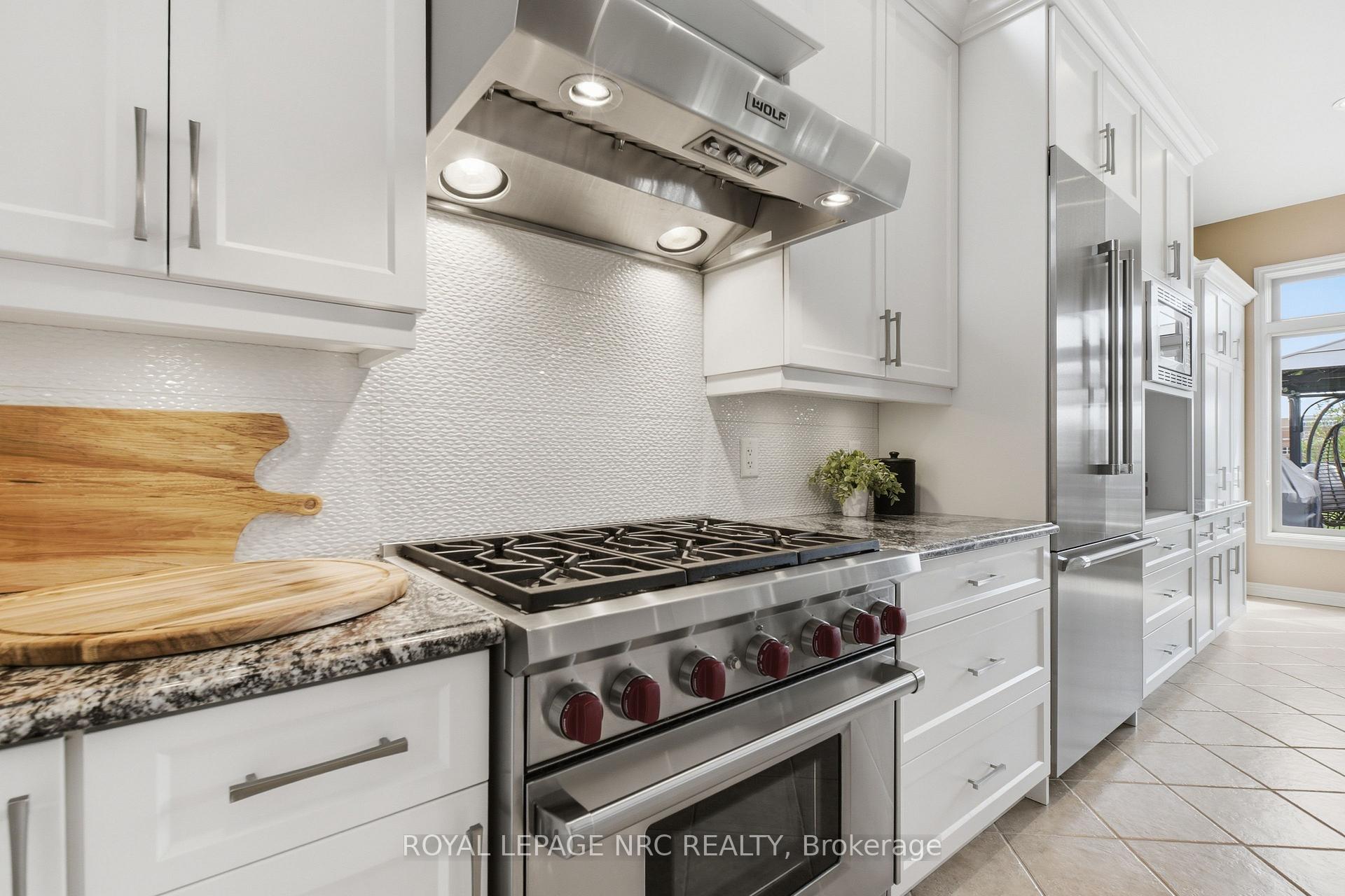 Photo 10 of 8684 McGarry Drive, Niagara Falls, Forestview — HOMEH