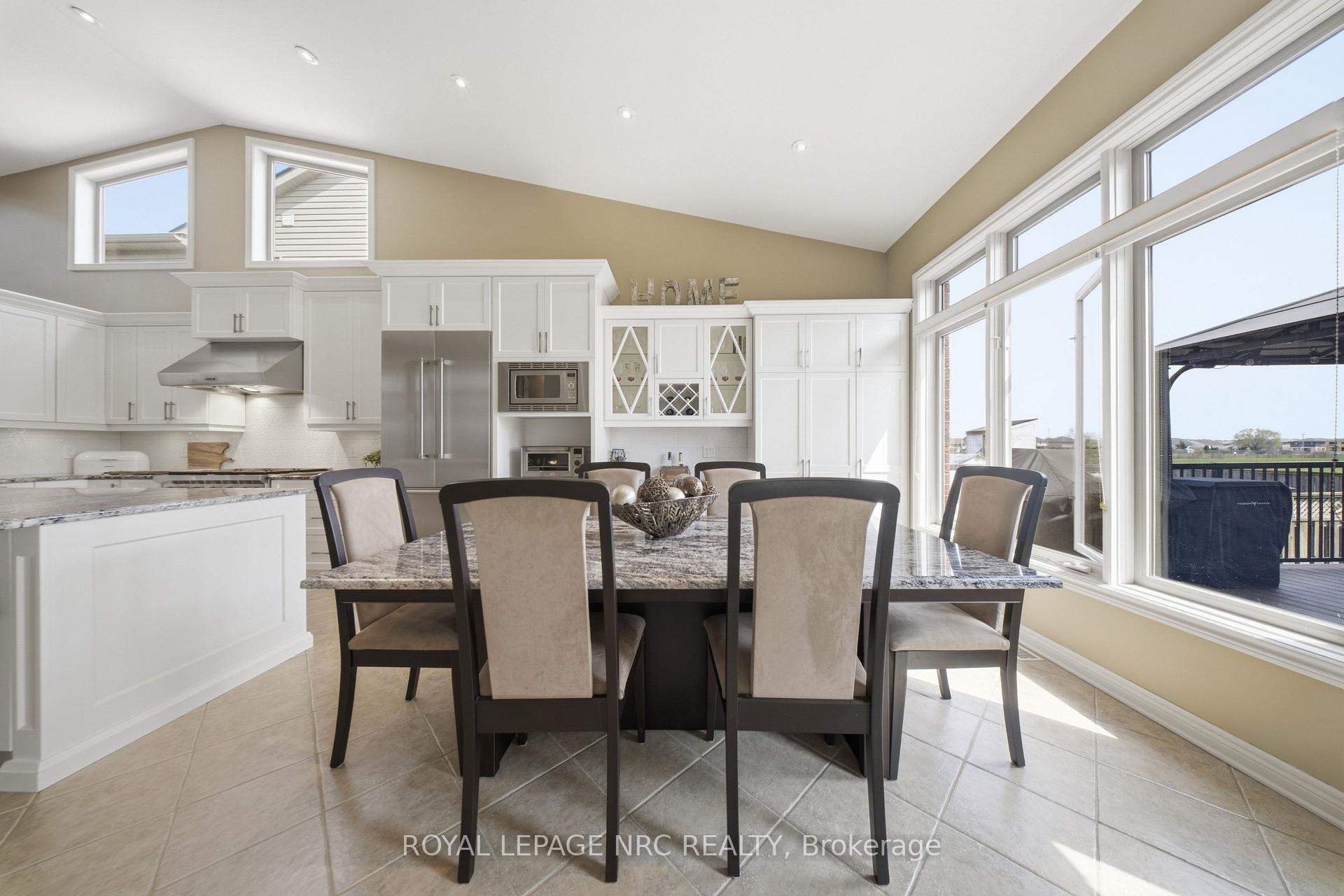 Photo 11 of 8684 McGarry Drive, Niagara Falls, Forestview — HOMEH