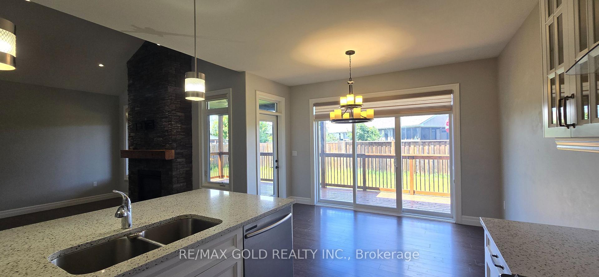 Photo 4 of 52 Ambrosia Terrace, Quinte West, Murray Ward — HOMEH