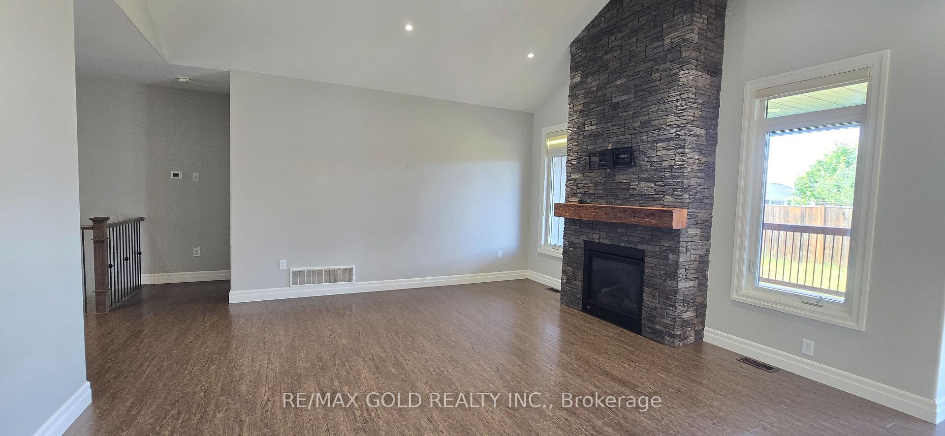 Photo 8 of 52 Ambrosia Terrace, Quinte West, Murray Ward — HOMEH