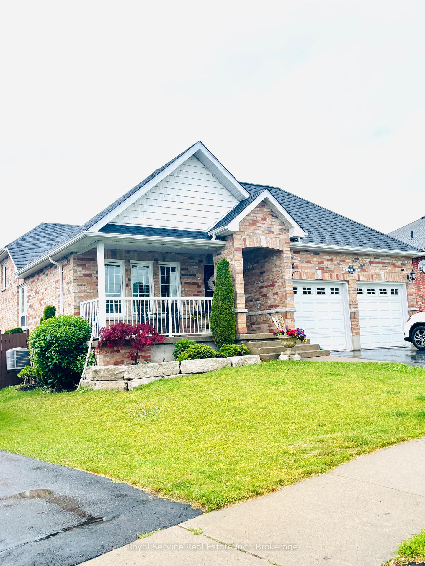 Photo 2 of 1221 Ashland Drive, Cobourg — HOMEH