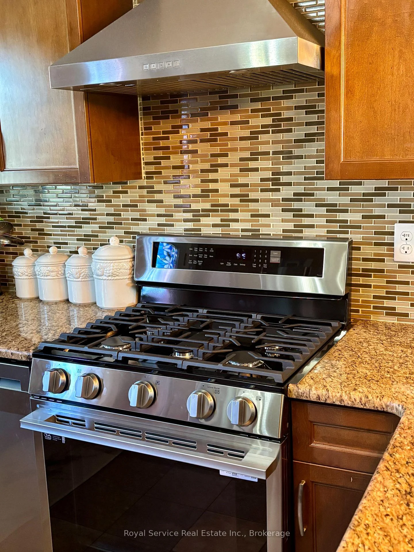 Photo 7 of 1221 Ashland Drive, Cobourg — HOMEH
