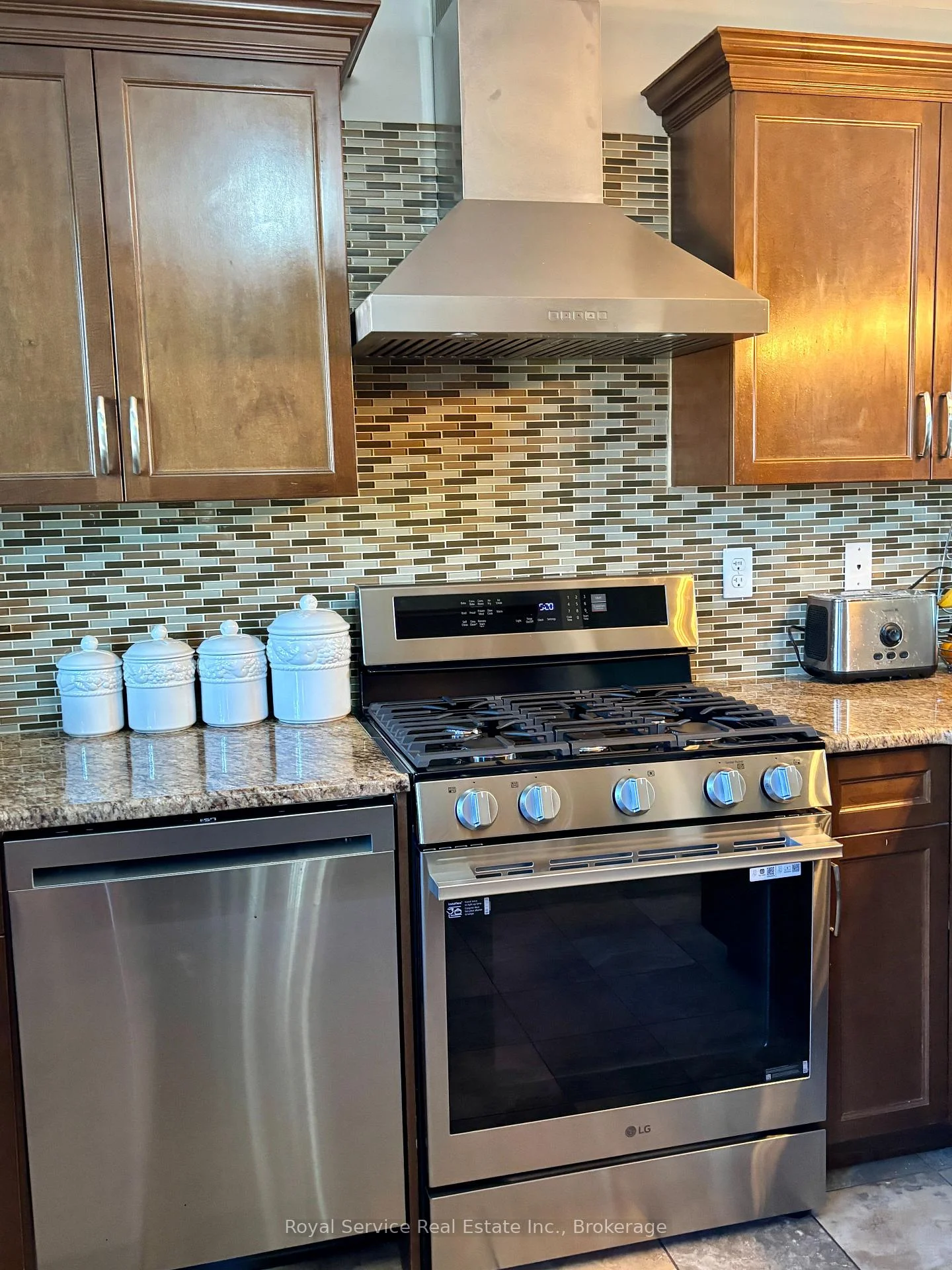 Photo 10 of 1221 Ashland Drive, Cobourg — HOMEH
