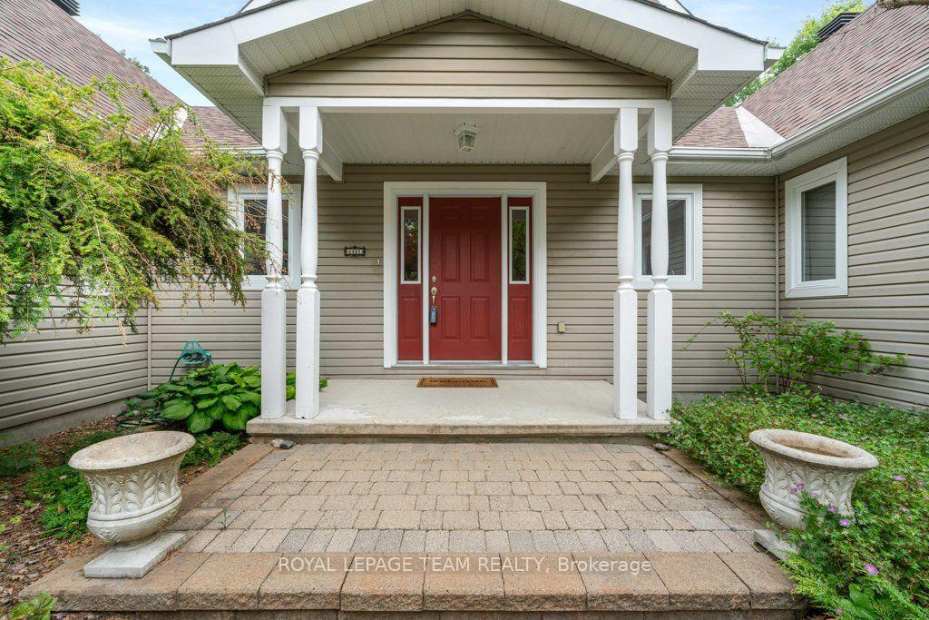 Photo 4 of 6485 Waddion Drive, Ottawa, Greely — HOMEH