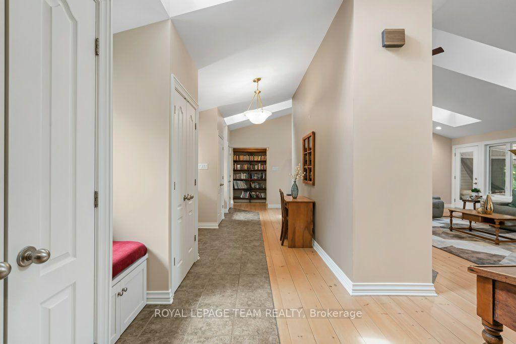 Photo 5 of 6485 Waddion Drive, Ottawa, Greely — HOMEH