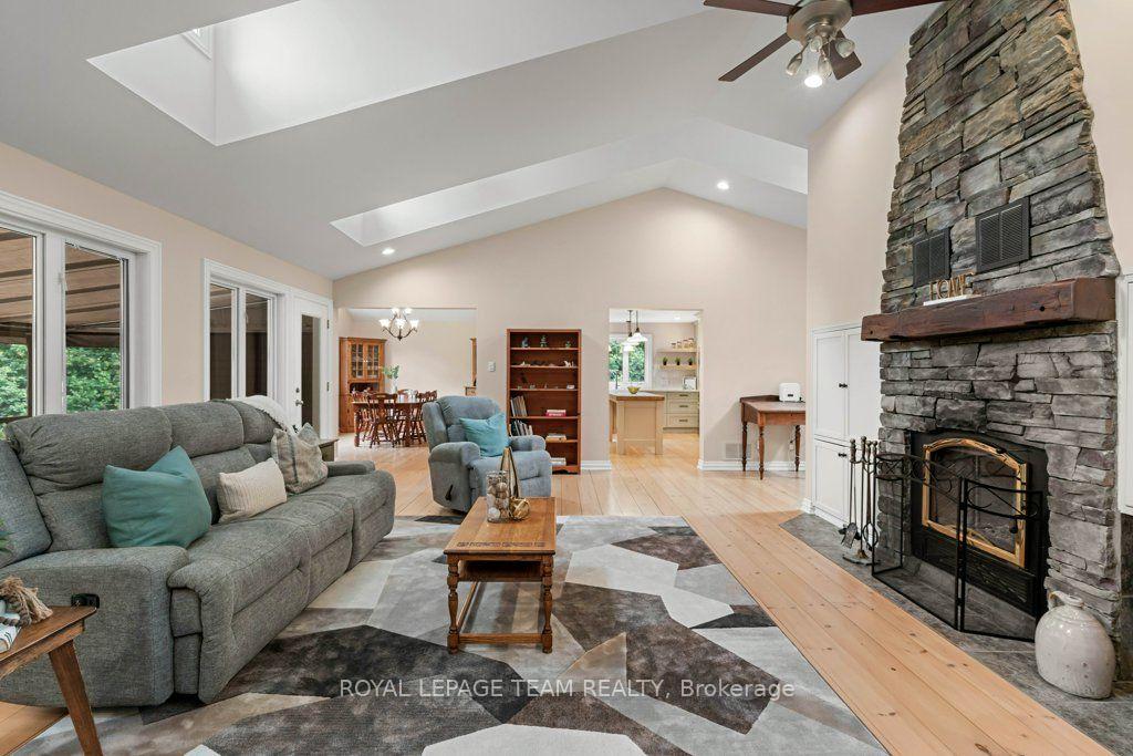 Photo 8 of 6485 Waddion Drive, Ottawa, Greely — HOMEH