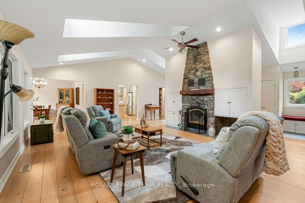 Photo 9 of 6485 Waddion Drive, Ottawa, Greely — HOMEH