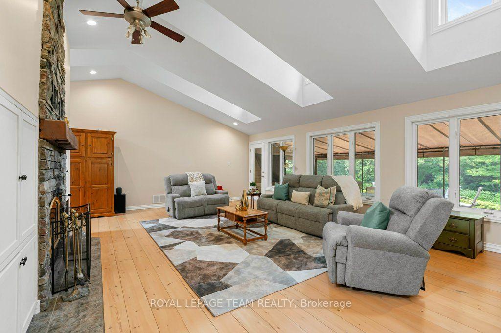Photo 11 of 6485 Waddion Drive, Ottawa, Greely — HOMEH