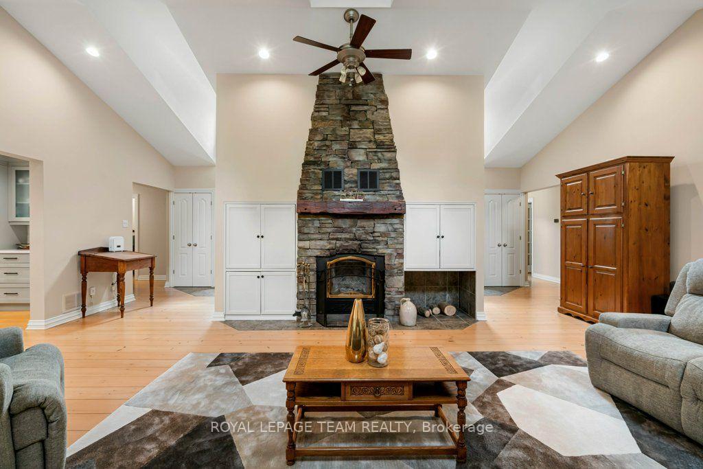 Photo 12 of 6485 Waddion Drive, Ottawa, Greely — HOMEH