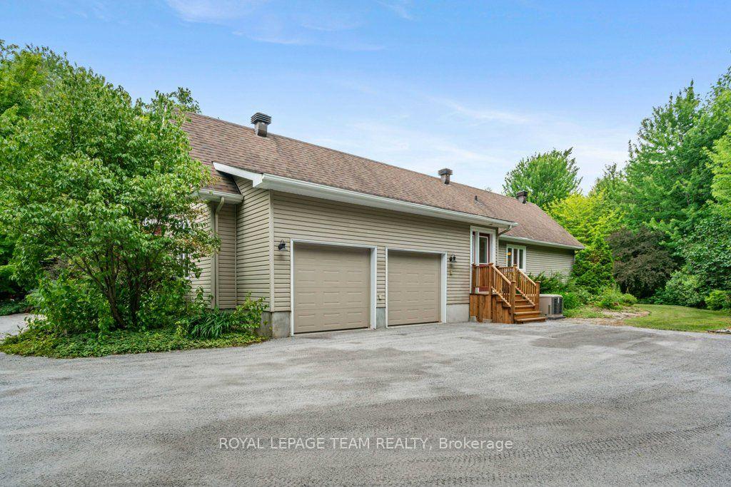 Photo 37 of 6485 Waddion Drive, Ottawa, Greely — HOMEH