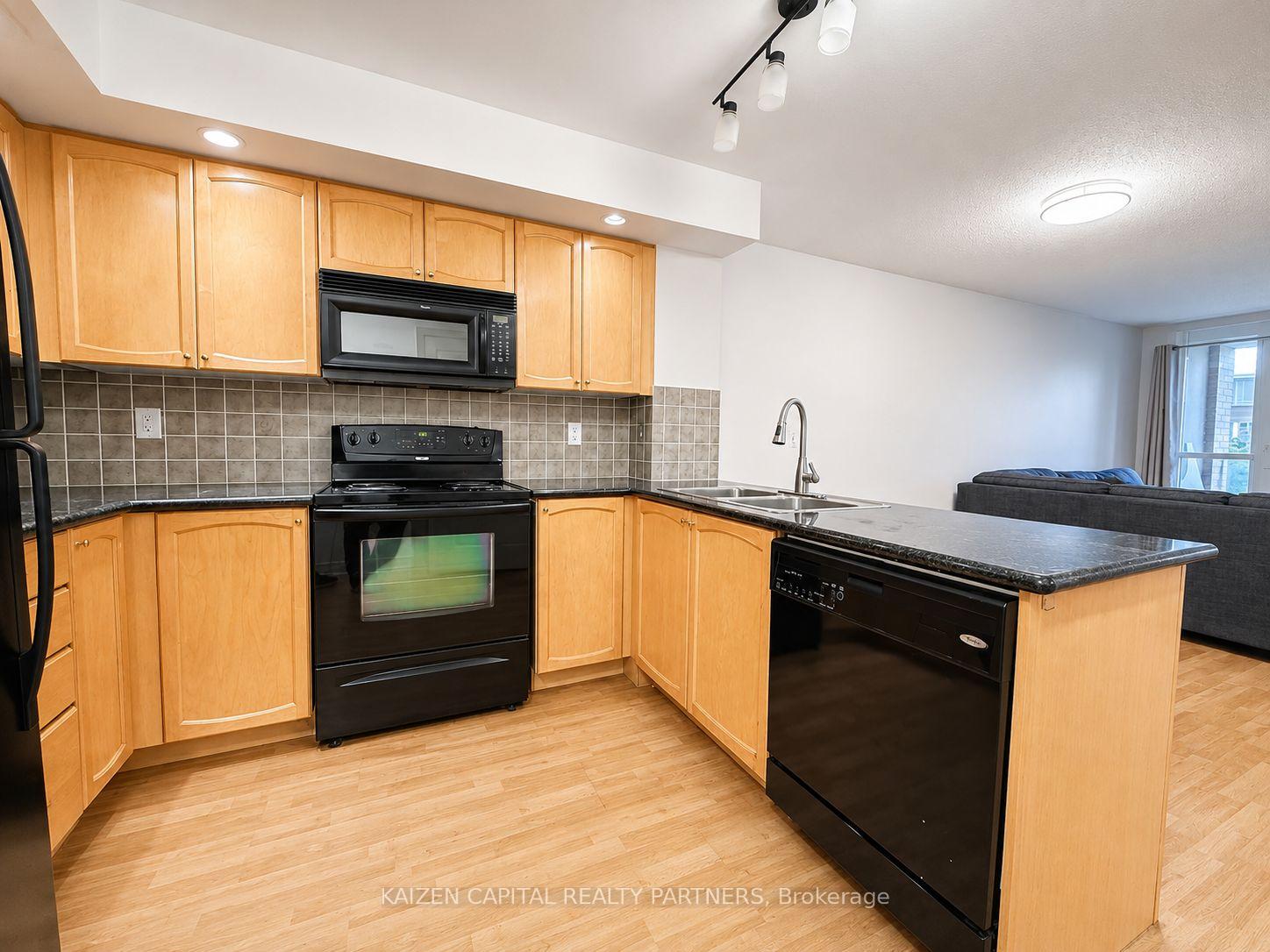 Photo 4 of Unit 231, 33 Cox Boulevard, Markham, Unionville — HOMEH