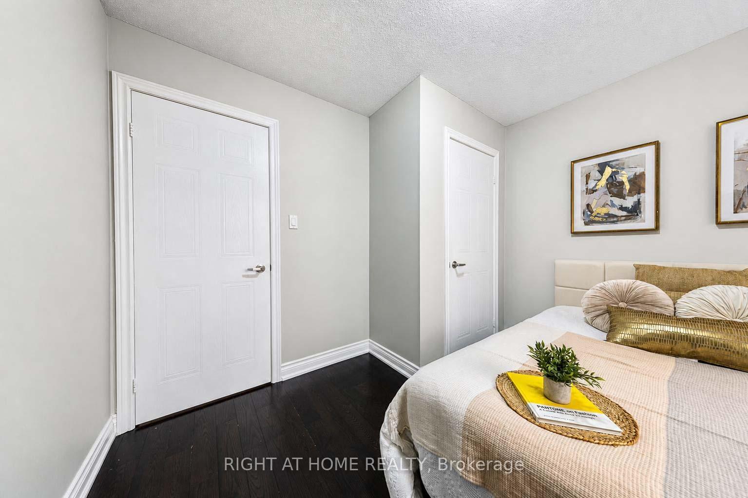 Photo 20 of Unit 204, 23 Observatory Lane, Richmond Hill, Observatory — HOMEH
