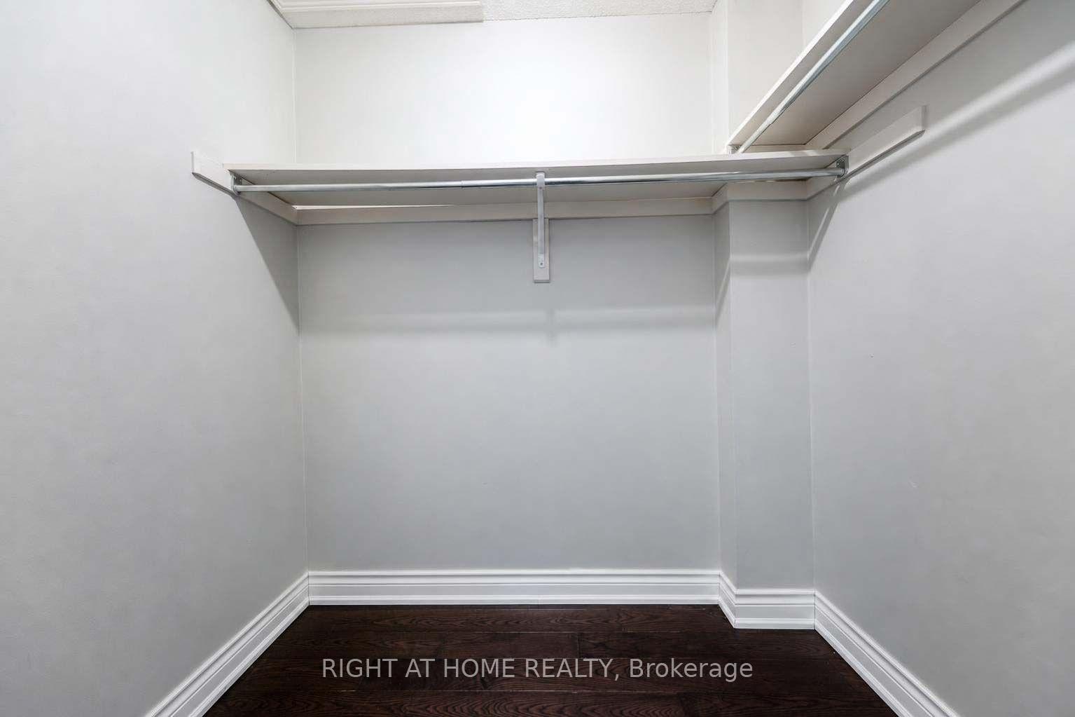 Photo 28 of Unit 204, 23 Observatory Lane, Richmond Hill, Observatory — HOMEH