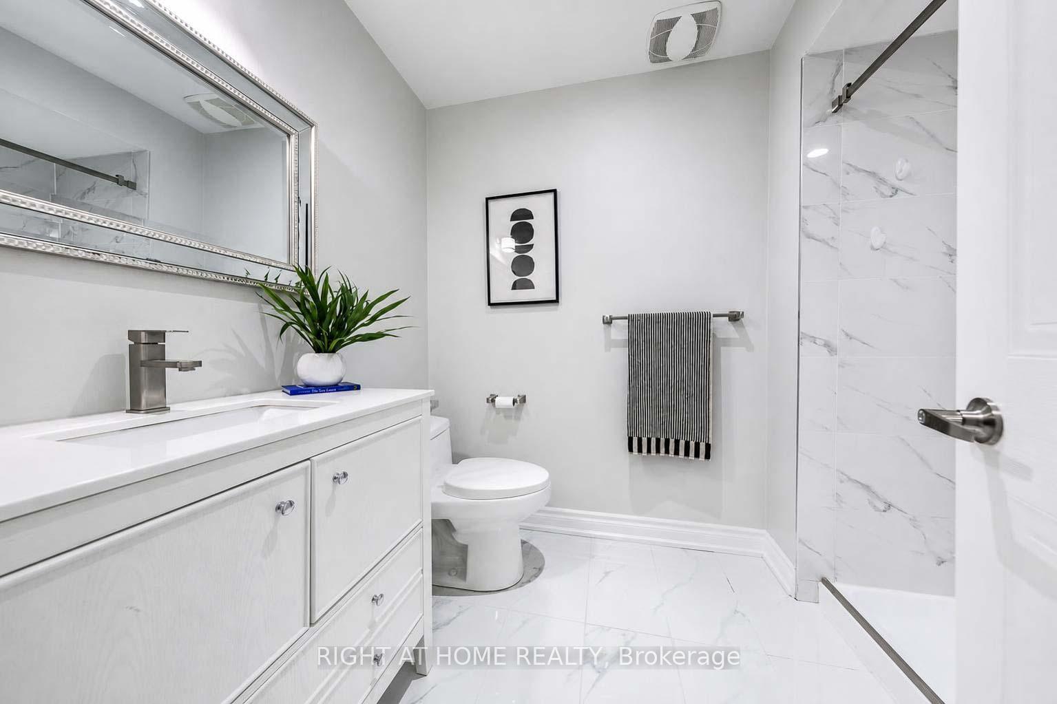 Photo 29 of Unit 204, 23 Observatory Lane, Richmond Hill, Observatory — HOMEH