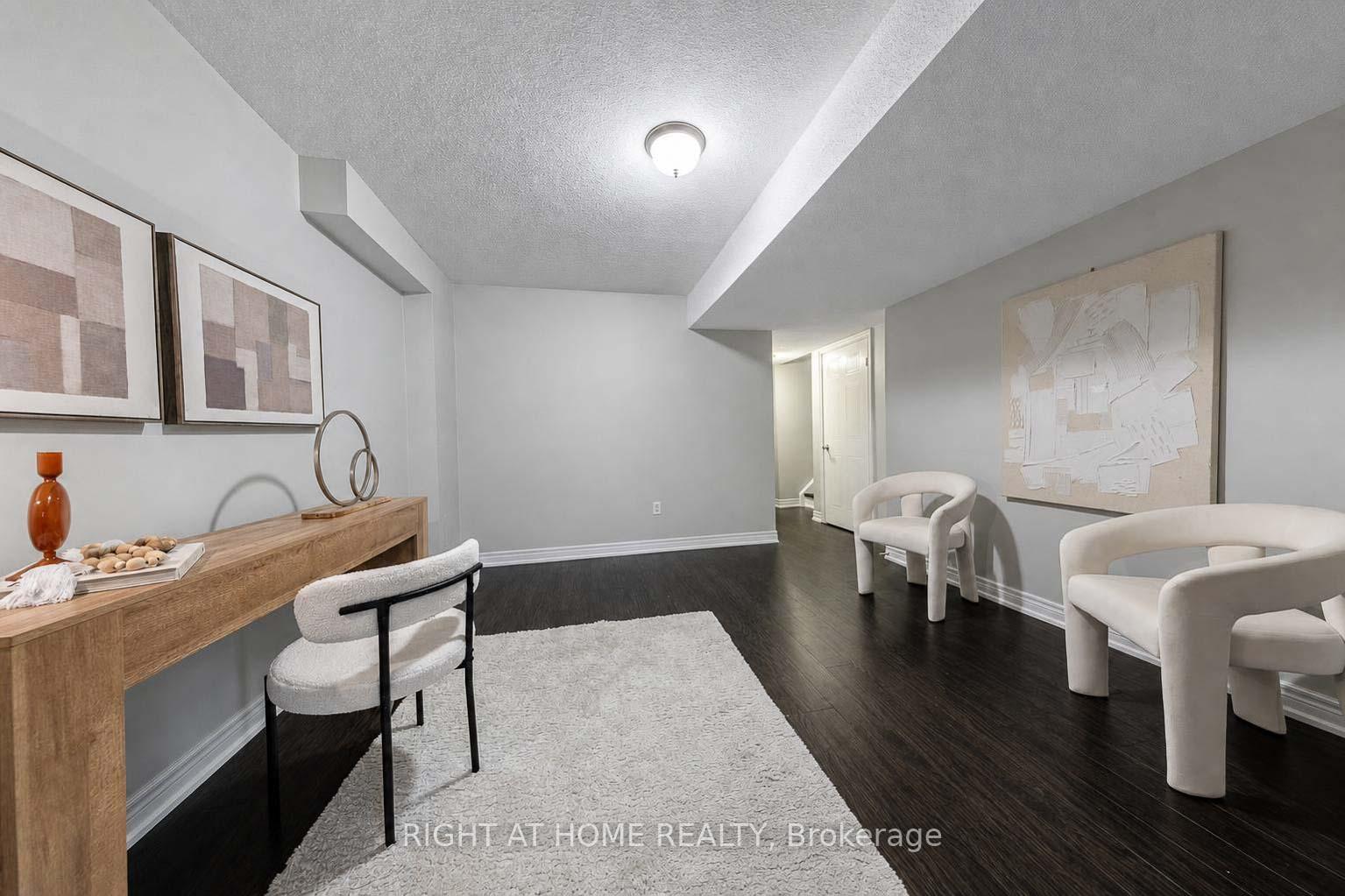 Photo 31 of Unit 204, 23 Observatory Lane, Richmond Hill, Observatory — HOMEH