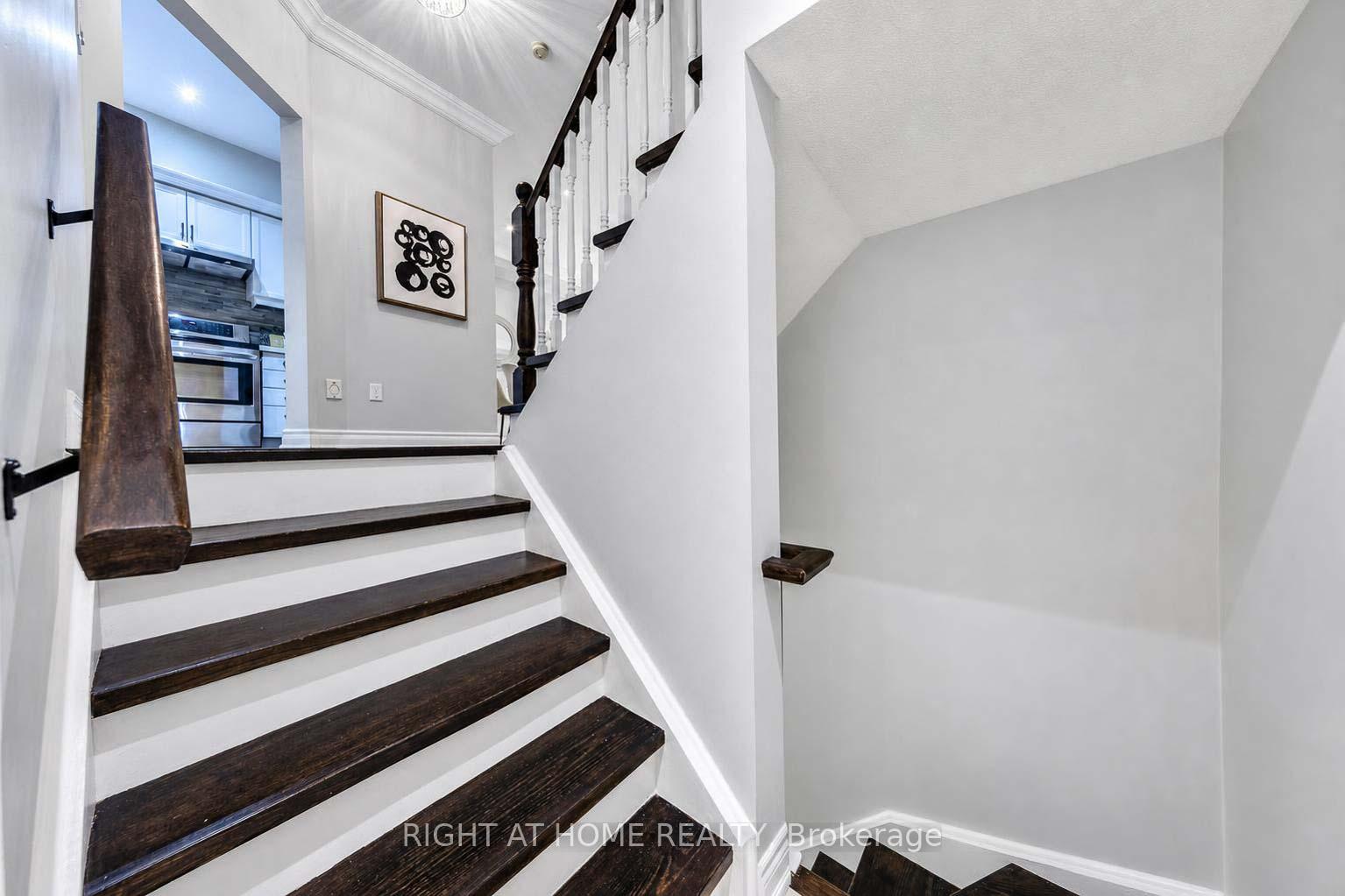 Photo 32 of Unit 204, 23 Observatory Lane, Richmond Hill, Observatory — HOMEH