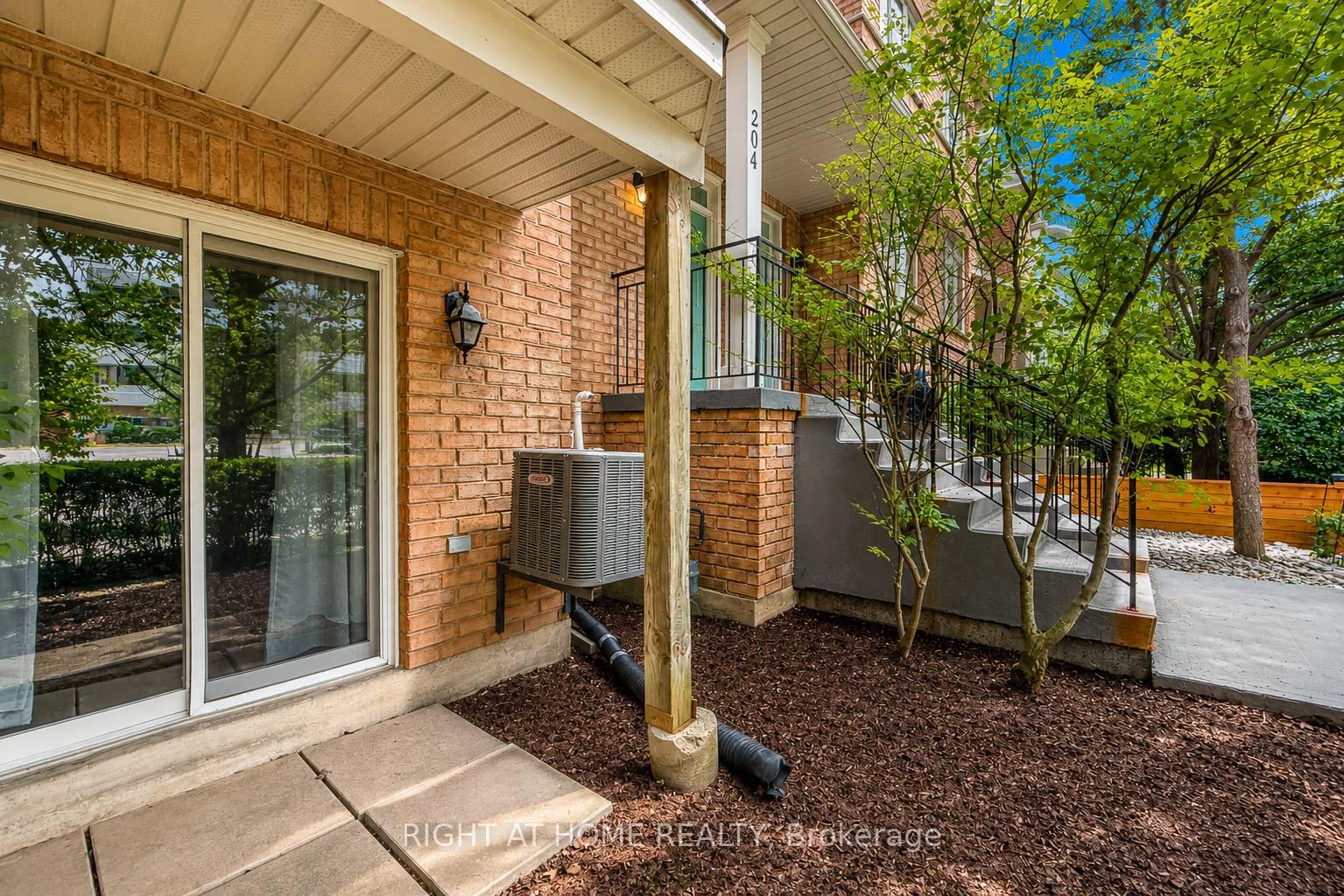 Photo 36 of Unit 204, 23 Observatory Lane, Richmond Hill, Observatory — HOMEH