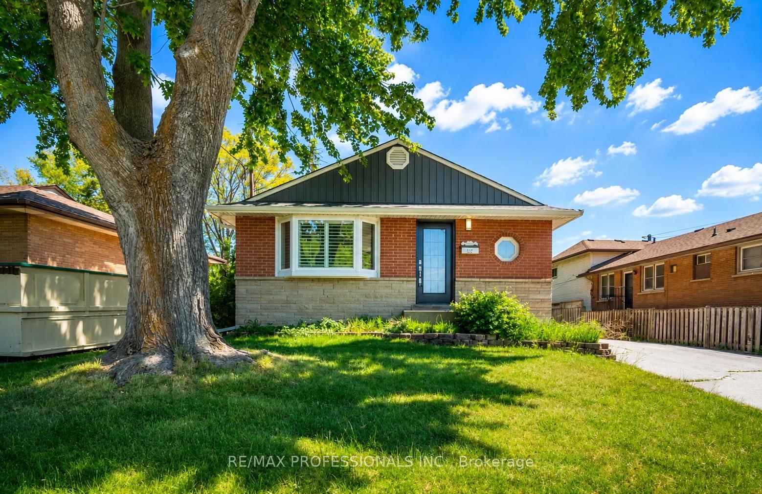 Photo 14 of Unit LOWER, 1327 Royal Drive, Burlington, Mountainside — HOMEH
