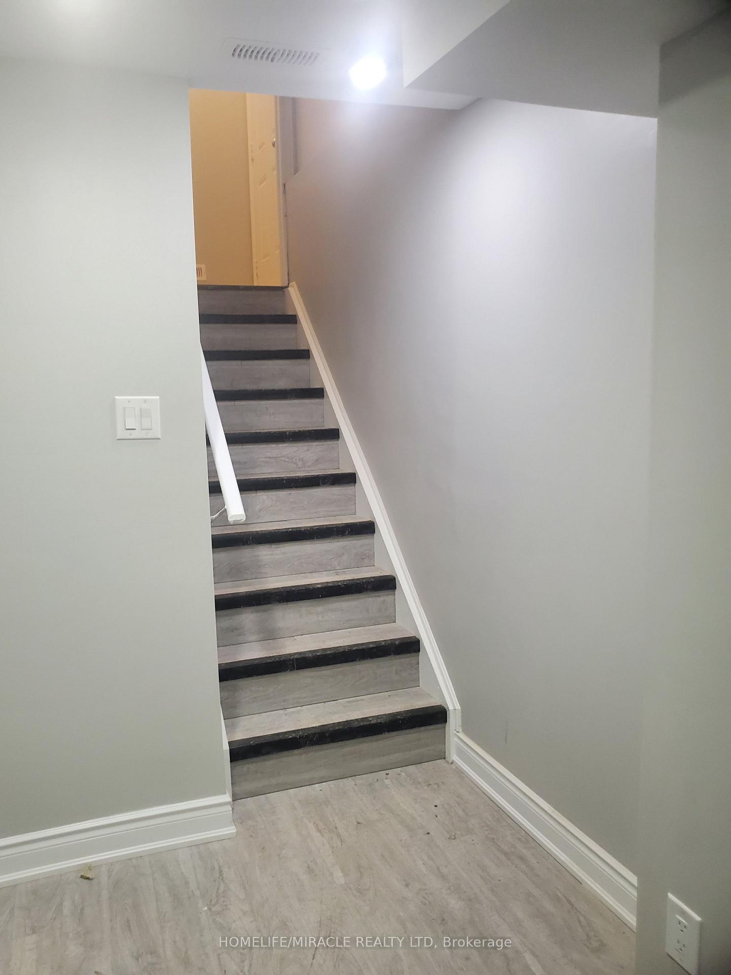 Photo 3 of 18 Bachelor Street, Brampton, Northwest Brampton — HOMEH