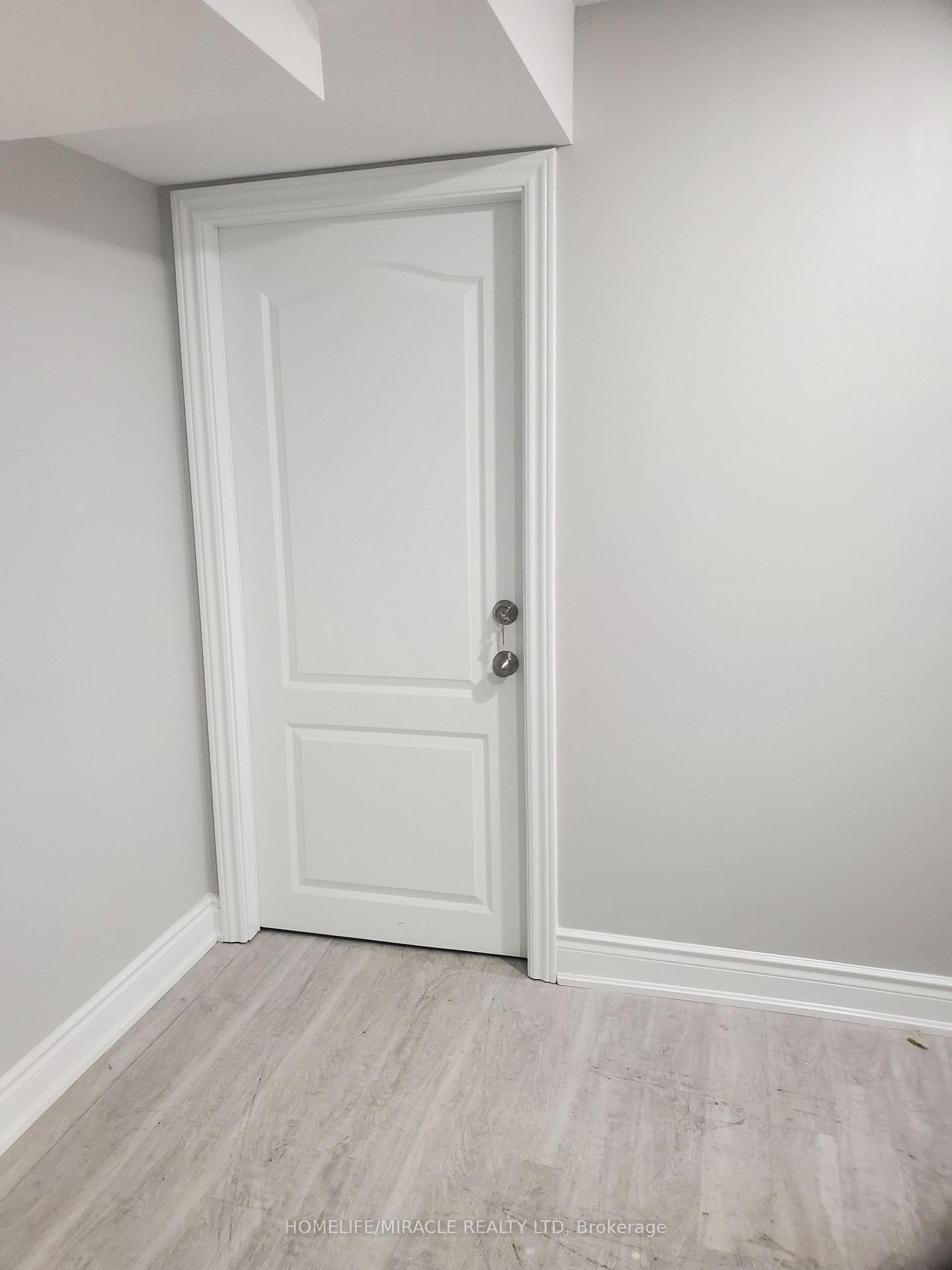 Photo 4 of 18 Bachelor Street, Brampton, Northwest Brampton — HOMEH