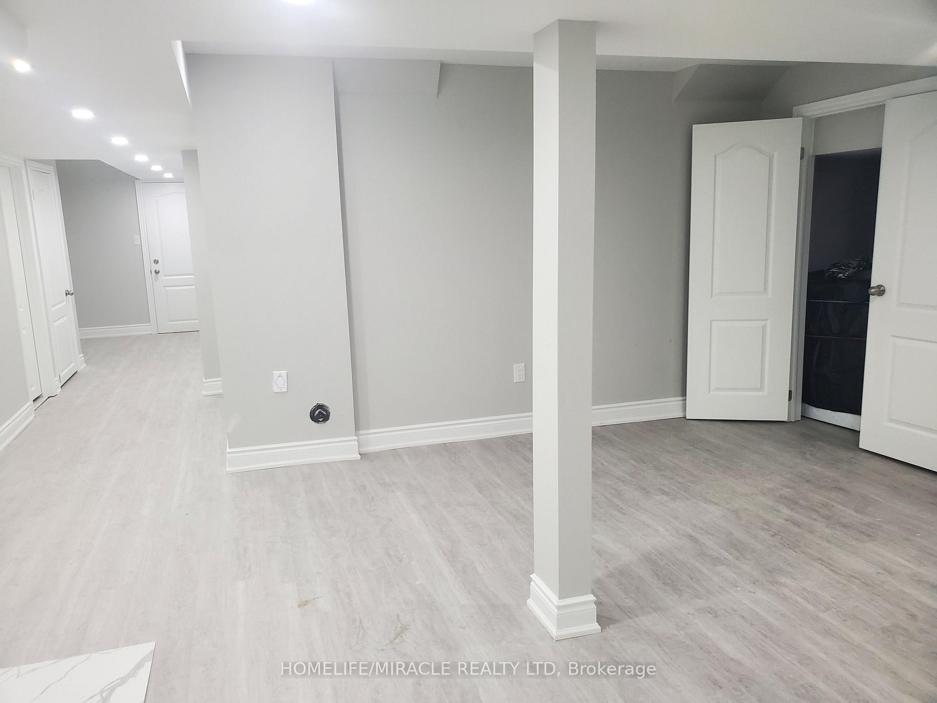 Photo 5 of 18 Bachelor Street, Brampton, Northwest Brampton — HOMEH