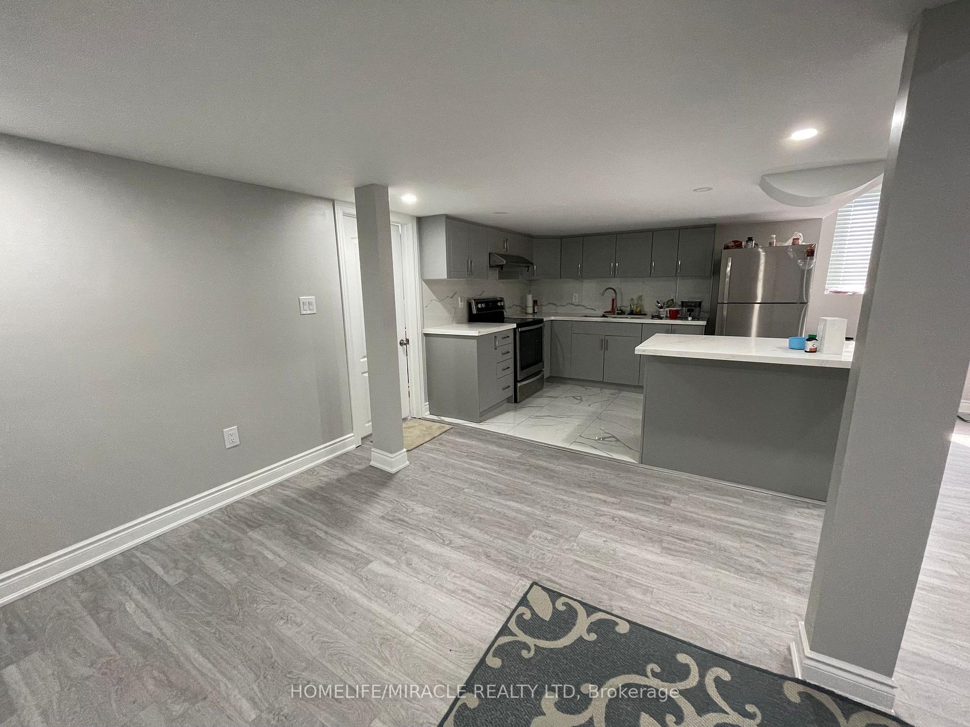 Photo 7 of 18 Bachelor Street, Brampton, Northwest Brampton — HOMEH