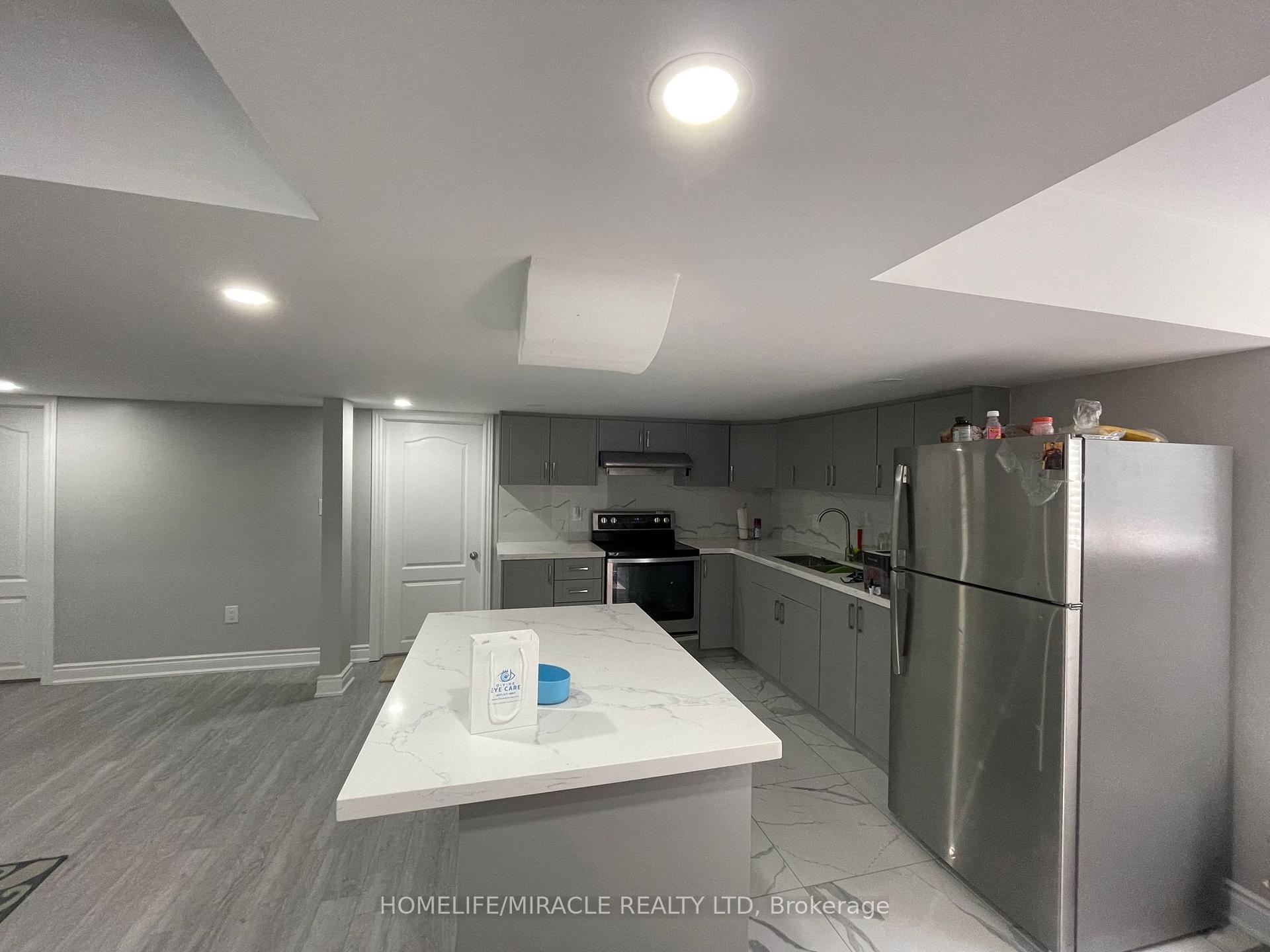 Photo 9 of 18 Bachelor Street, Brampton, Northwest Brampton — HOMEH