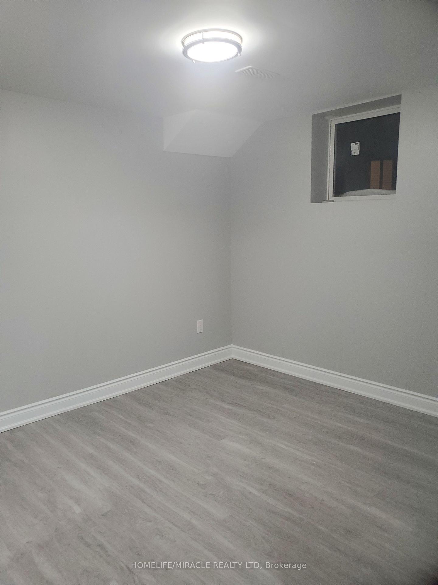 Photo 10 of 18 Bachelor Street, Brampton, Northwest Brampton — HOMEH