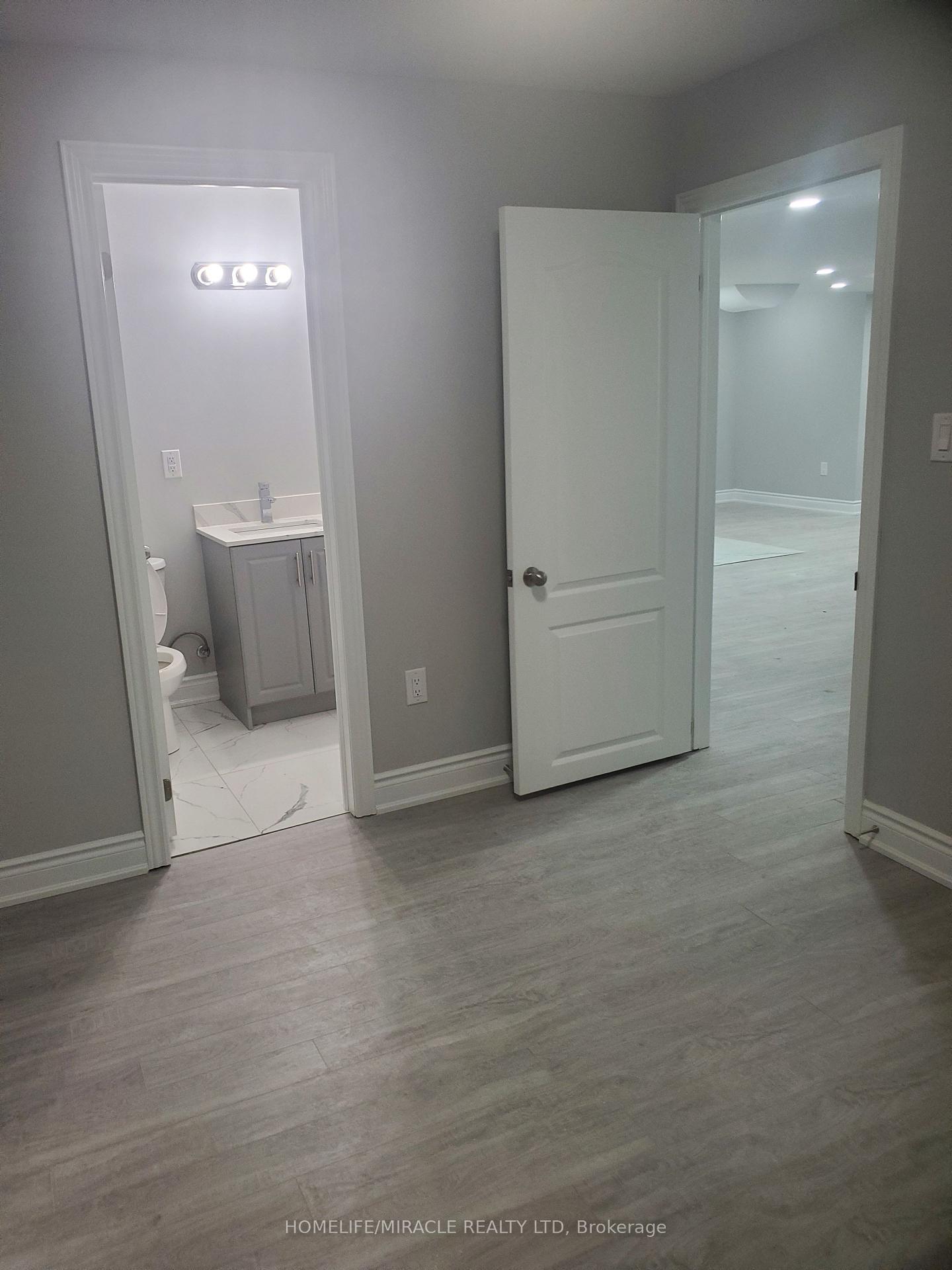 Photo 16 of 18 Bachelor Street, Brampton, Northwest Brampton — HOMEH