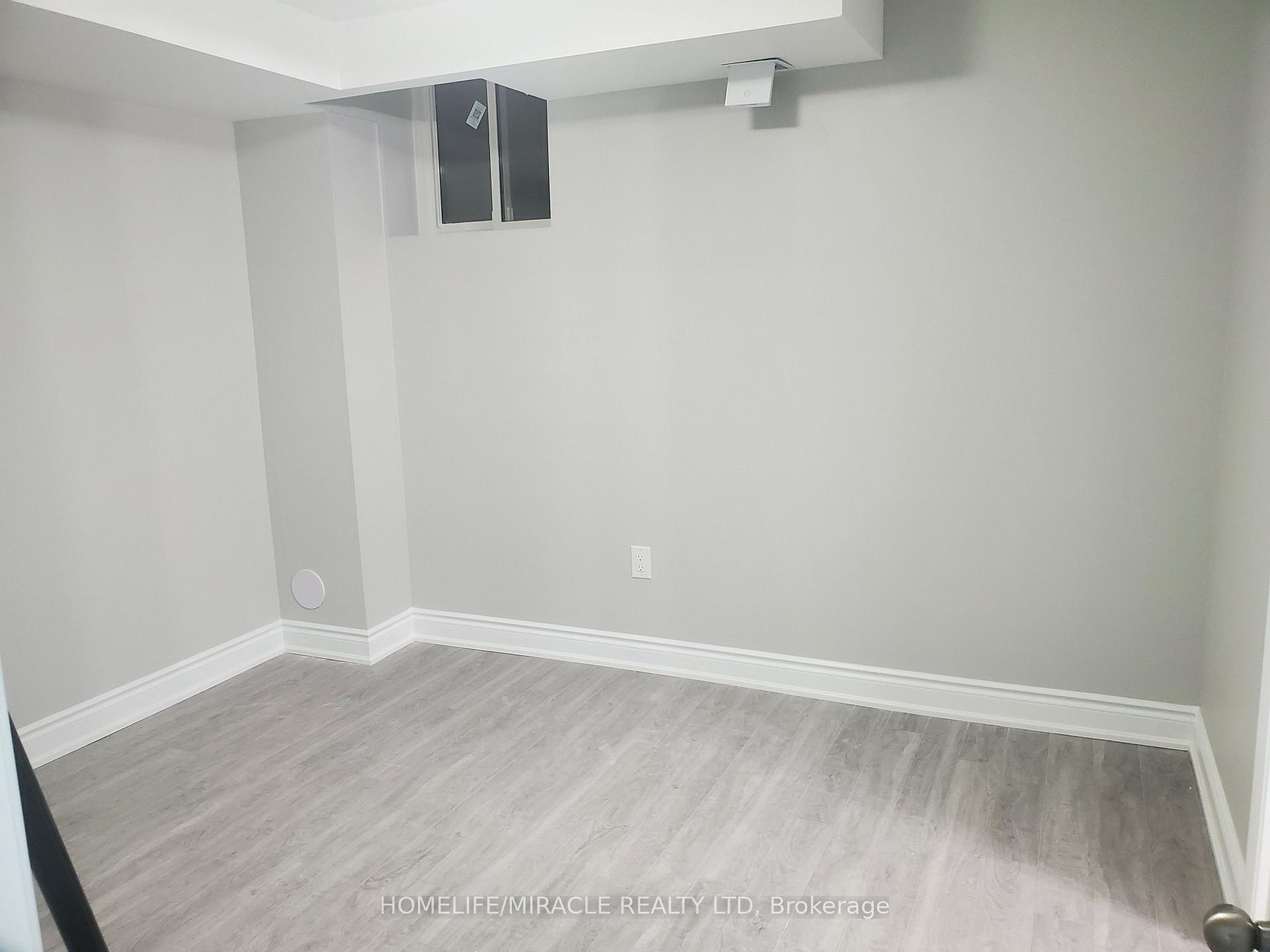 Photo 17 of 18 Bachelor Street, Brampton, Northwest Brampton — HOMEH