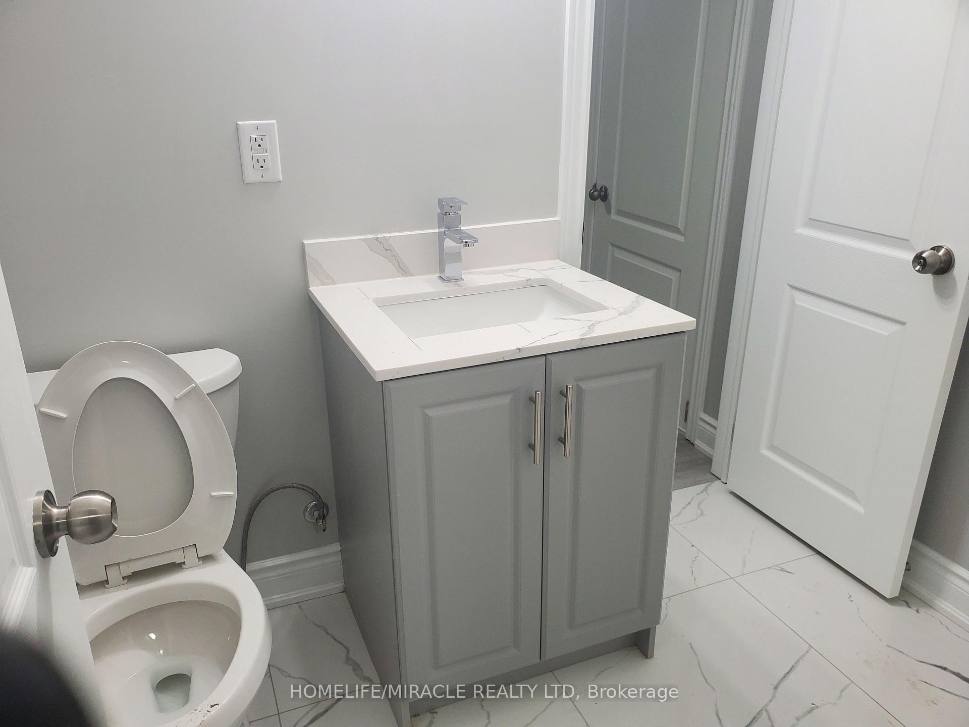Photo 24 of 18 Bachelor Street, Brampton, Northwest Brampton — HOMEH