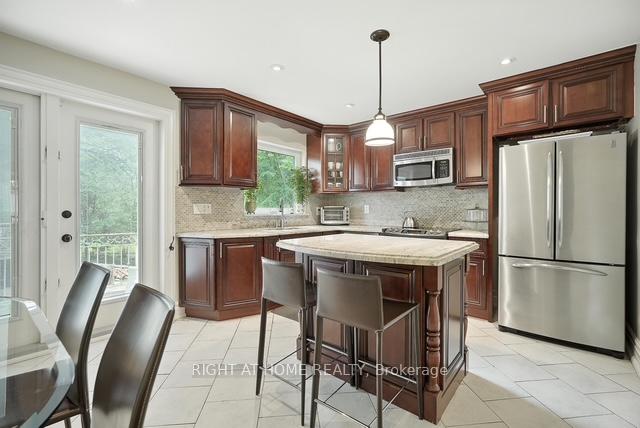 Photo 6 of 17 Denmark Crescent, North York, Westminster-Branson — HOMEH