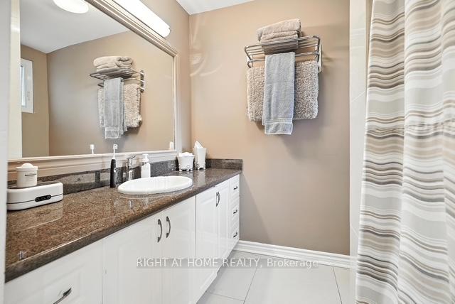 Photo 15 of 17 Denmark Crescent, North York, Westminster-Branson — HOMEH