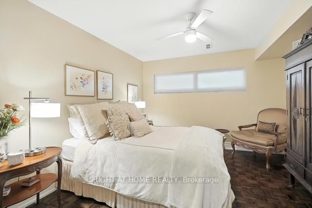 Photo 16 of 17 Denmark Crescent, North York, Westminster-Branson — HOMEH