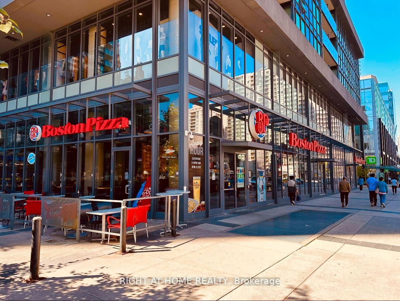 Photo 25 of 17 Denmark Crescent, North York, Westminster-Branson — HOMEH