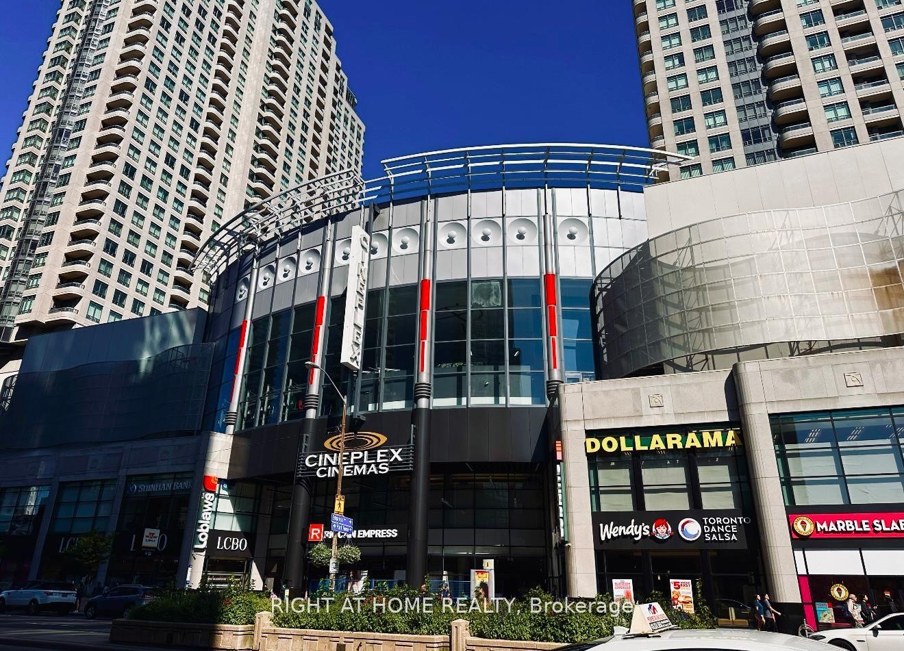 Photo 26 of 17 Denmark Crescent, North York, Westminster-Branson — HOMEH