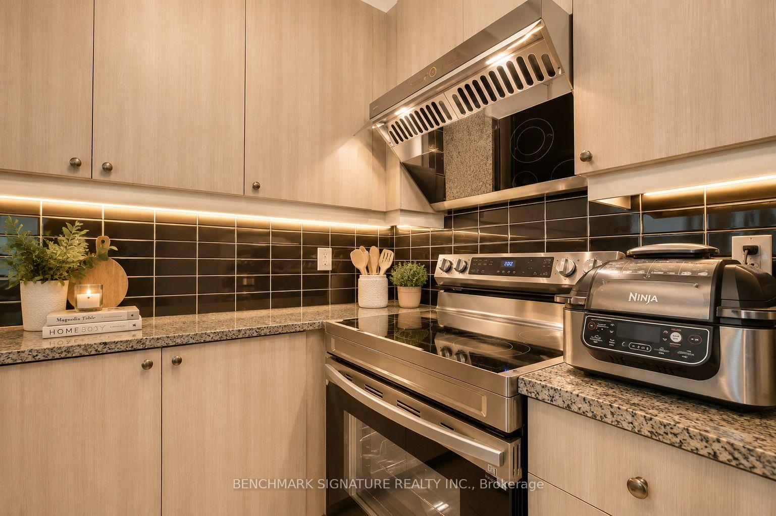 Photo 10 of Unit 315E, 8110 Birchmount Road, Markham, Unionville — HOMEH