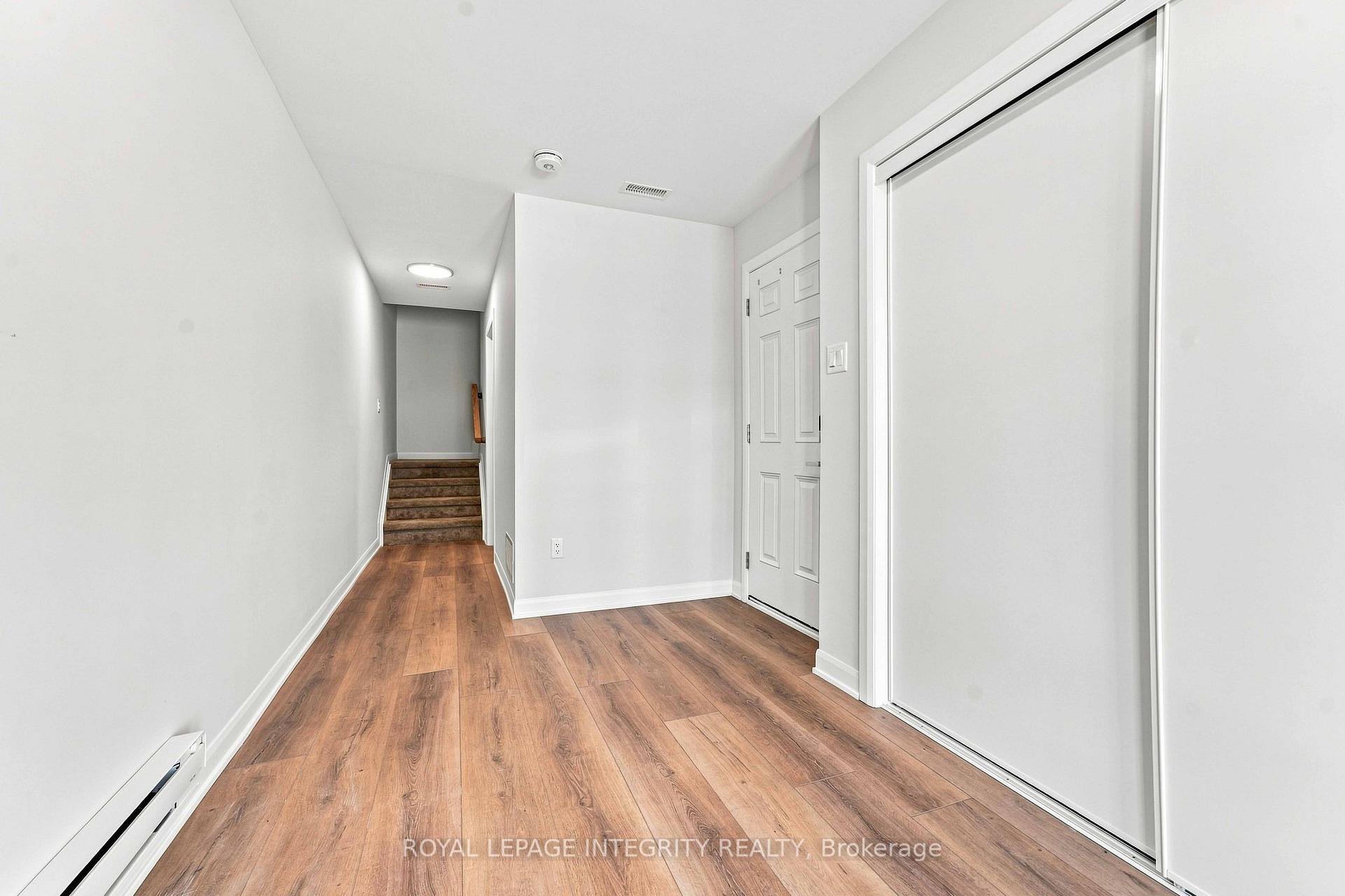 Photo 3 of 762 Tadpole Crescent, Ottawa, Barrhaven - Half Moon Bay — HOMEH