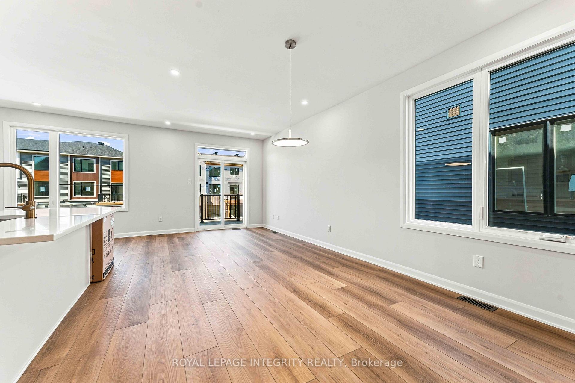 Photo 4 of 762 Tadpole Crescent, Ottawa, Barrhaven - Half Moon Bay — HOMEH